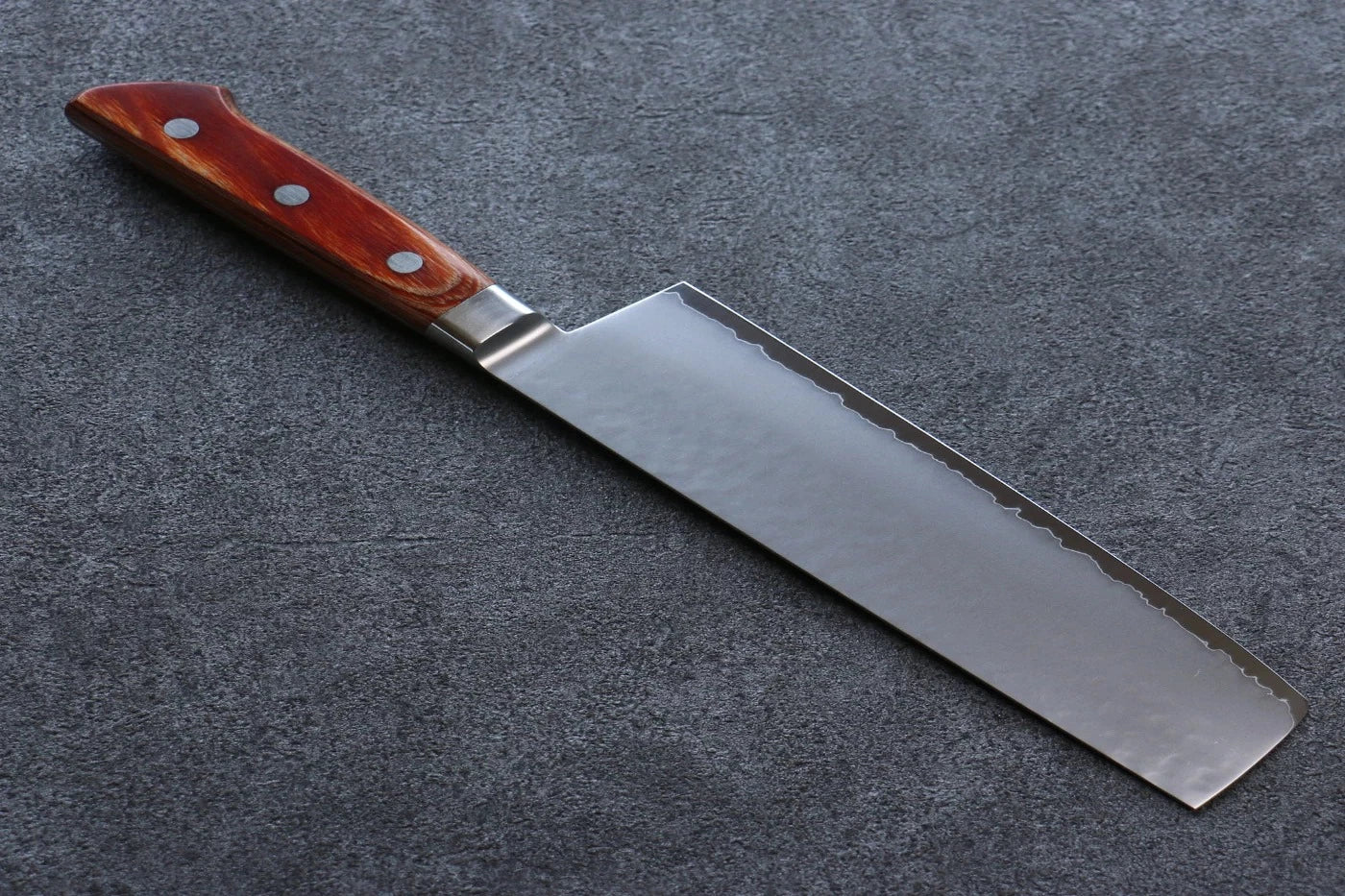 Sakai Takayuki VG5 ลายค้อนตี มีดหั่นผัก Nakiri มีดทำครัวญี่ปุ่น 180mm ด้ามไม้ Pakka wood สีน้ำตาล