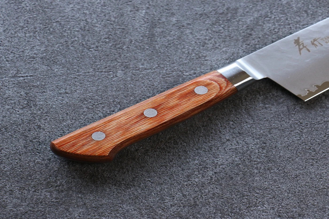 Sakai Takayuki VG5 ลายค้อนตี มีด Kiritsuke Gyuto มีดทำครัวญี่ปุ่น 190mm ด้ามไม้ Pakka wood สีน้ำตาล