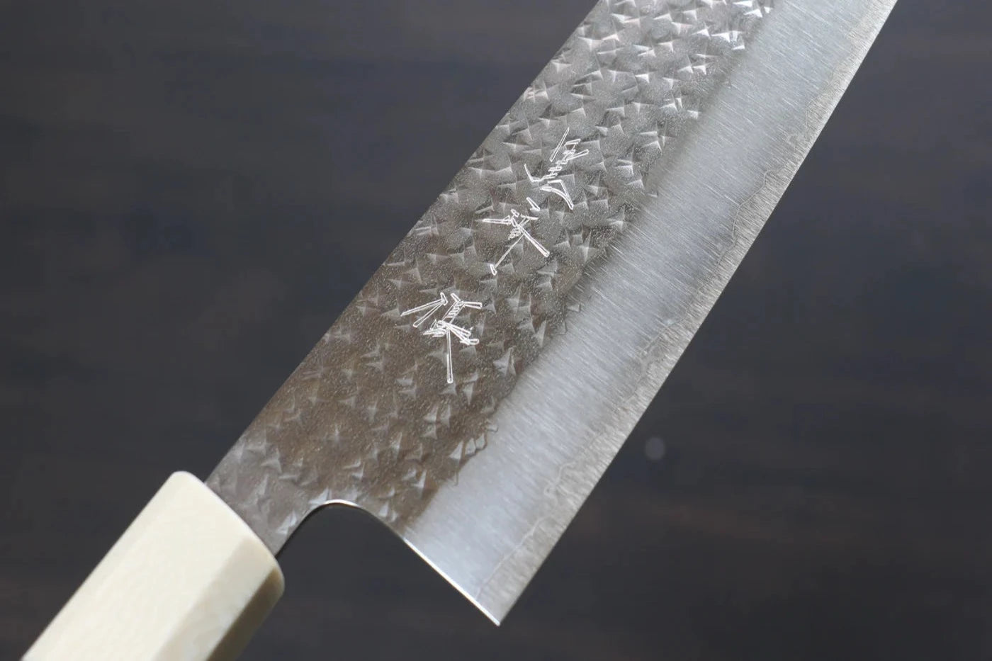 Yu Kurosaki Senko R2/SG2 ลายค้อนตี มีด Santoku มีดทำครัวญี่ปุ่น 165mm ด้ามไม้วอลนัท