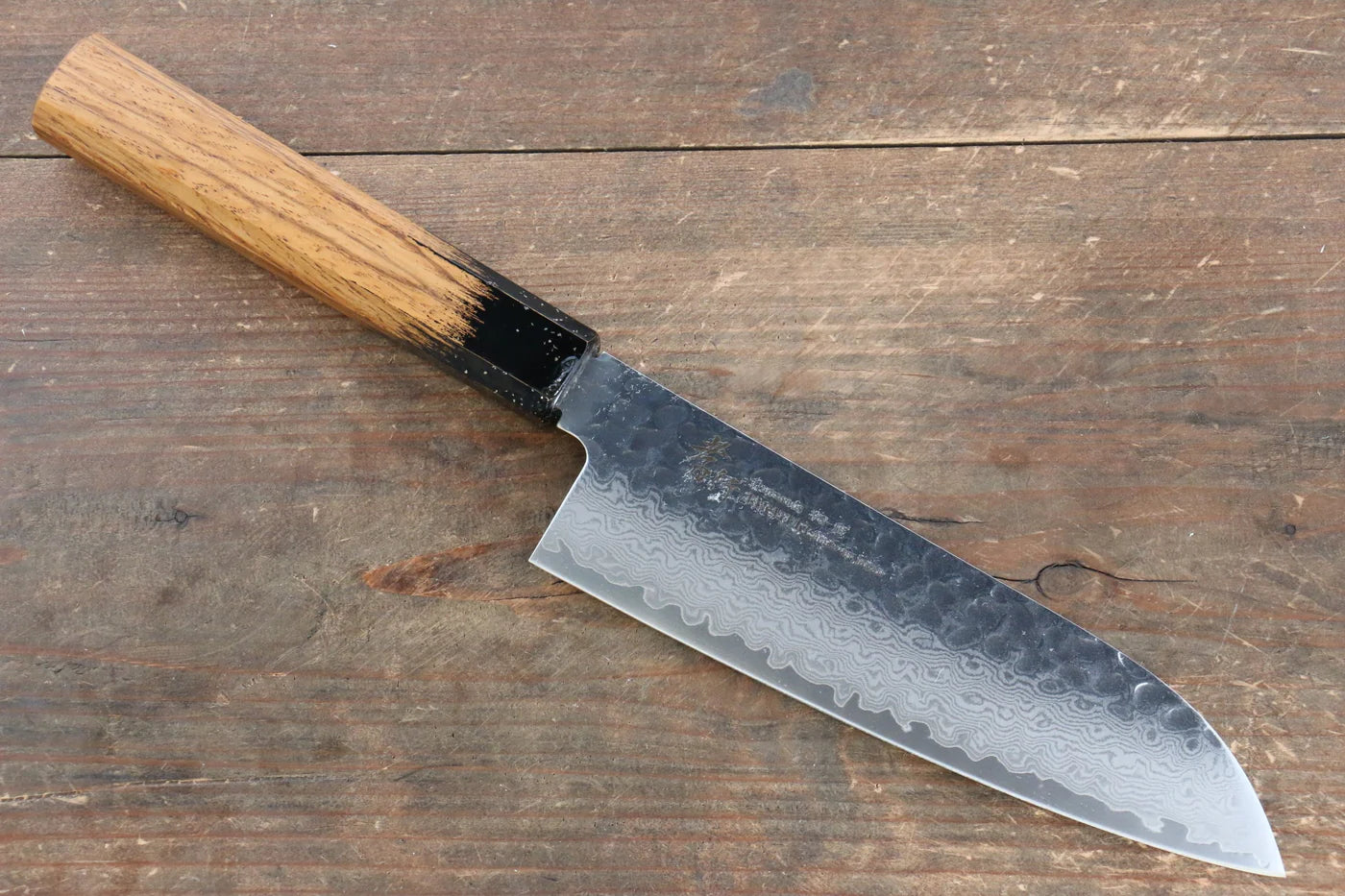 Sakai Takayuki VG10 ดามัสกัส 33 ชั้น มีด Santoku มีดทำครัวญี่ปุ่น 170mm ด้ามไม้โอ๊กเคลือบ (Kokushin)