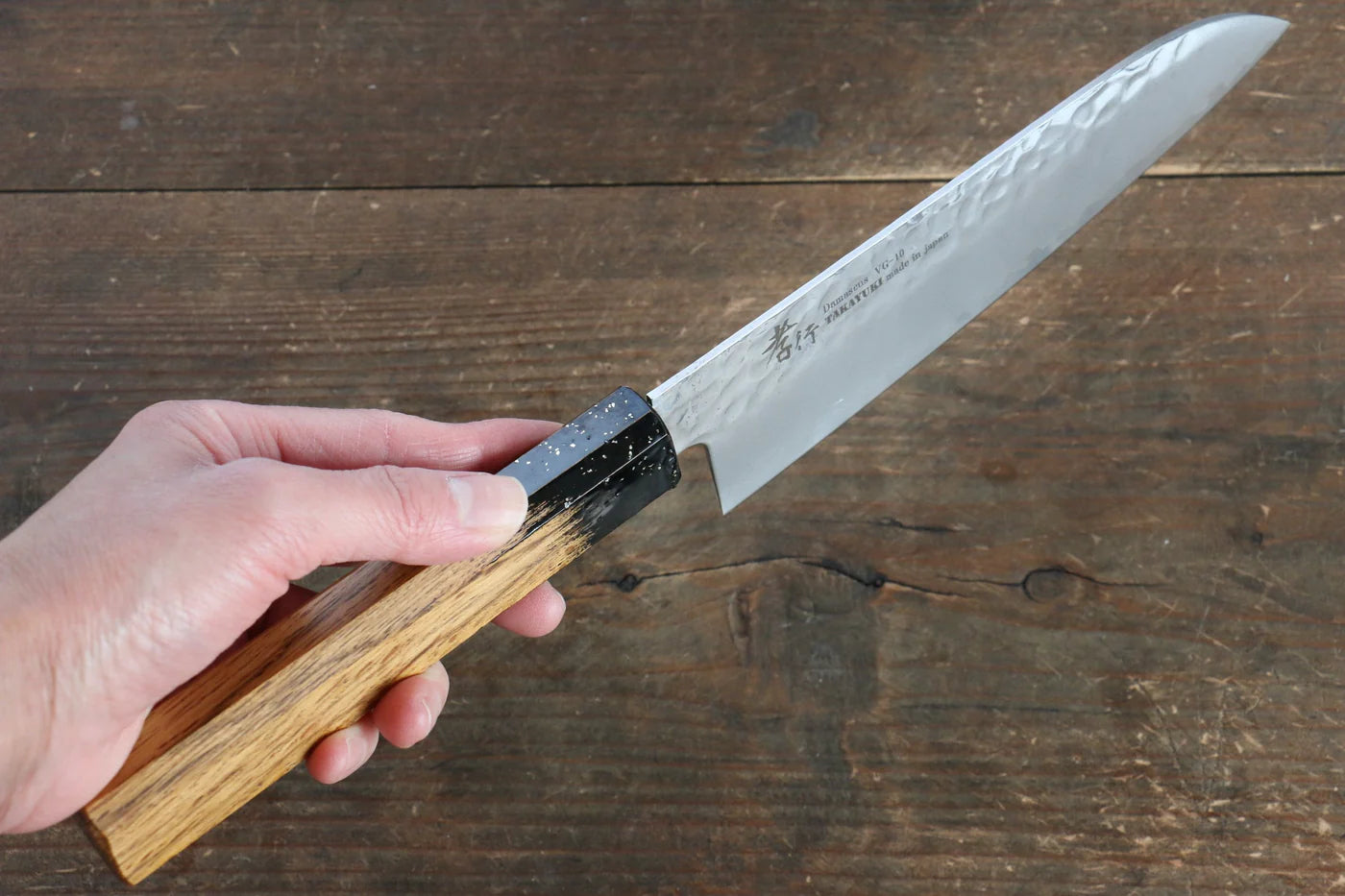 Sakai Takayuki VG10 ดามัสกัส 33 ชั้น มีด Santoku มีดทำครัวญี่ปุ่น 170mm ด้ามไม้โอ๊กเคลือบ (Kokushin)