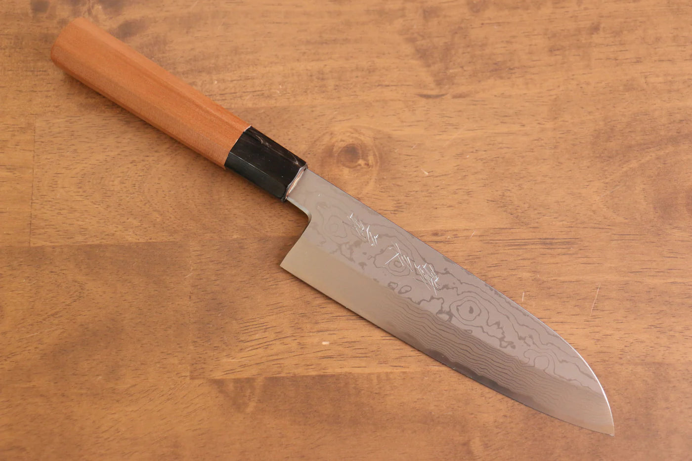 Tessen by Yamatsuka Tamahagane ดามัสกัส มีด Santoku มีดทำครัวญี่ปุ่น 165mm ด้ามCerasus jamasakura